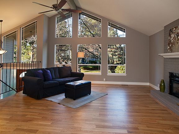 5th image of 5009 194th St SW