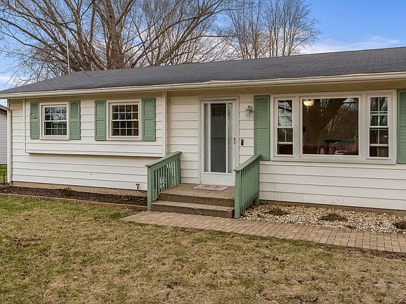 2nd image of 1424 Nelson Dr