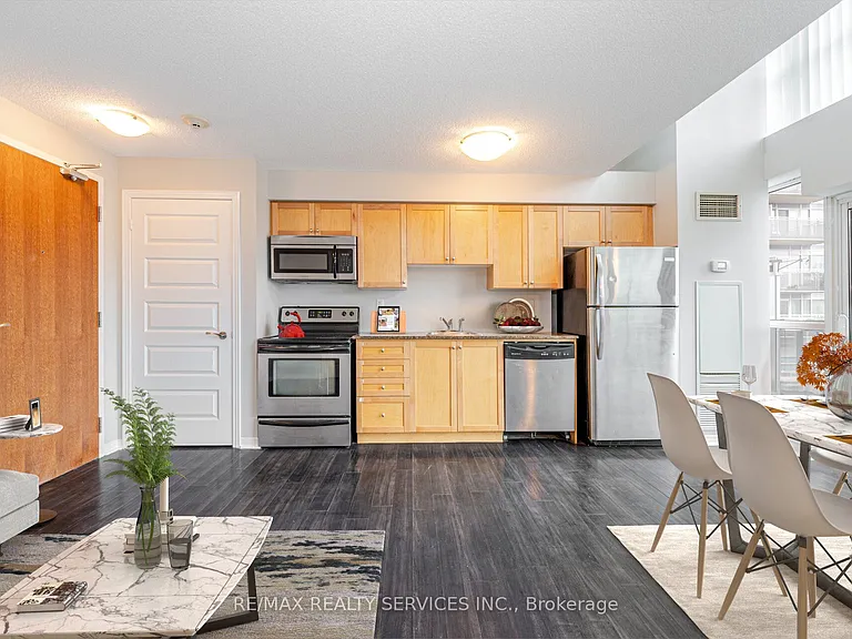 215 Queen St E #211 — Photo 13