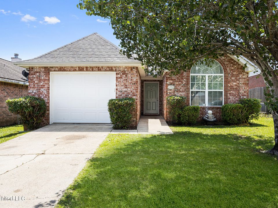 1st image of 19461 W Lake Village Dr