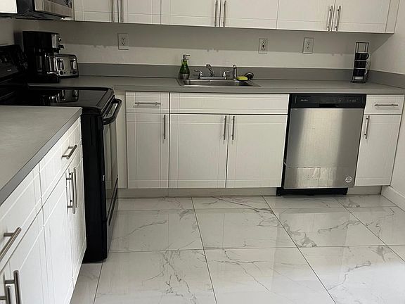 3rd image of 1134 NE 1st Ave #2