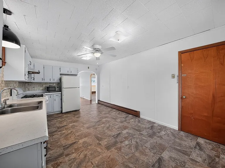 11 Spencer Ave — Photo 6
