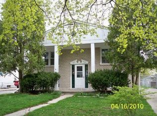 902 Legrand Dr, Lansing, MI 48910