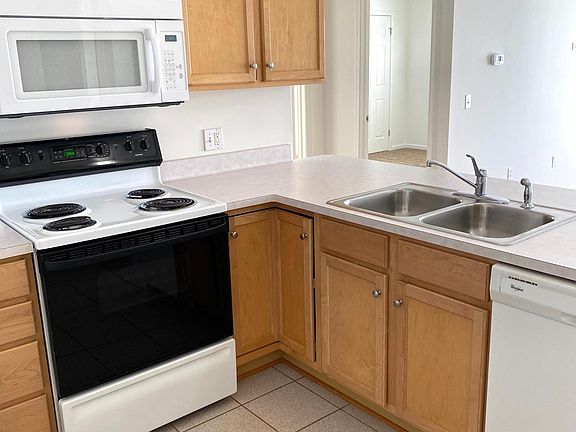 5th image of 940 Summitville Dr #1