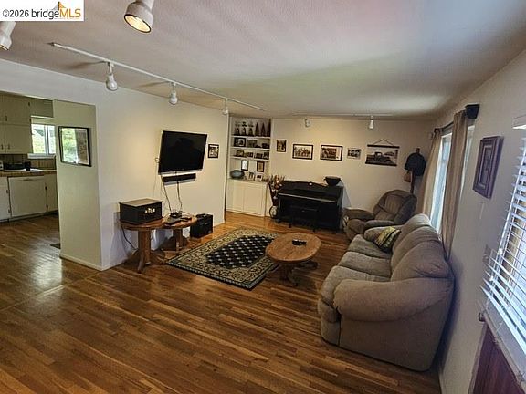 4th image of 19967 Peaceful Oak Rd