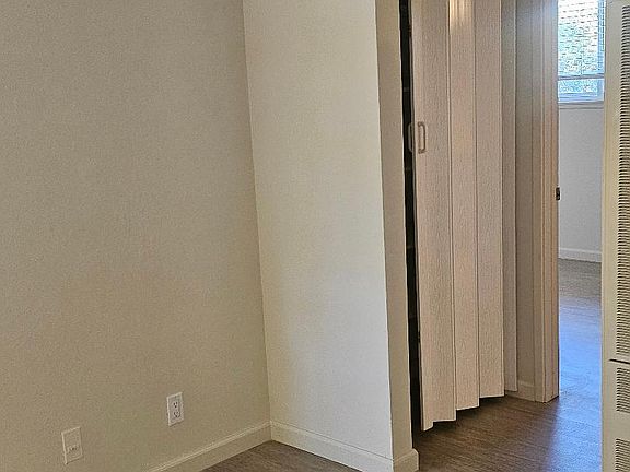 4th image of 1283 W McKinley Ave #5