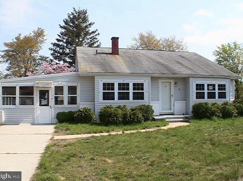 2nd image of 2 Brennen Ct
