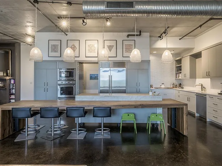 800 W 5th St #1007 — Photo 9