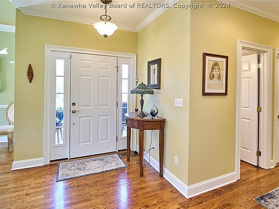 4th image of 209 Southern Woods Dr