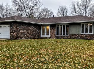 5822 Vineyard Ln, Rockford, IL 61114