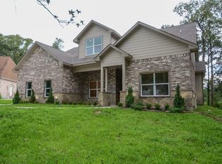 582 Brandon Rd, Conroe, TX 77302