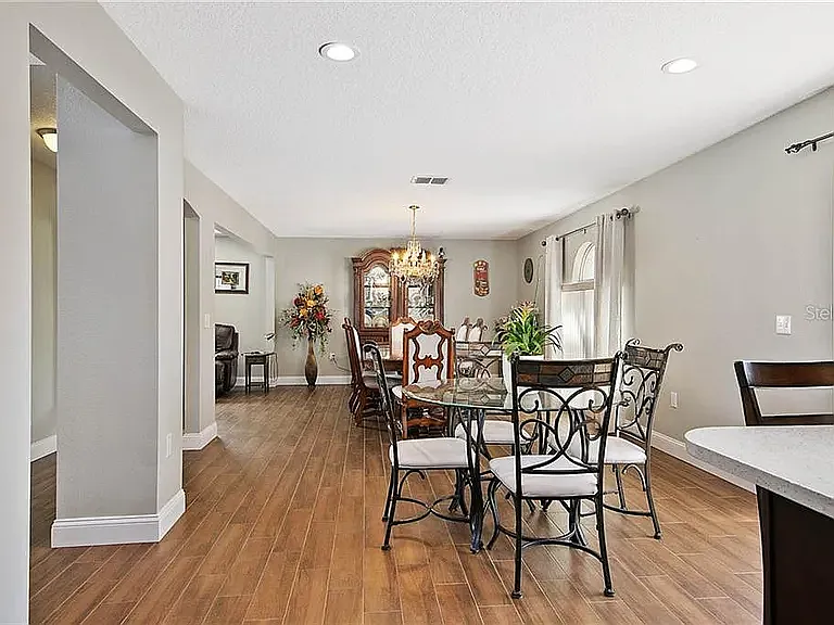 3498 Coachman Dr — Photo 4