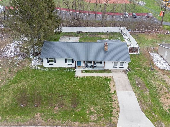 4th image of 114 Birch St