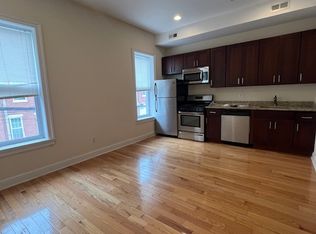 1630 Brown St #2F, Philadelphia, PA 19130