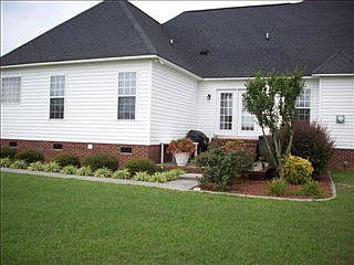 3rd image of 605 S Caswell St