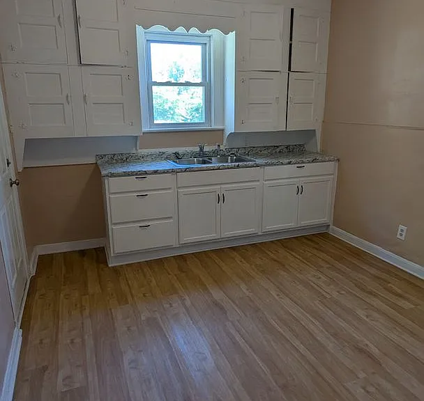 443 W Thornton St — Photo 14