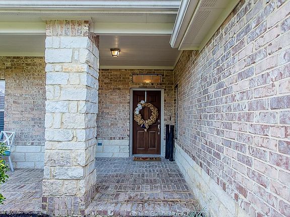 2nd image of 3122 Mustang Meadow Ln
