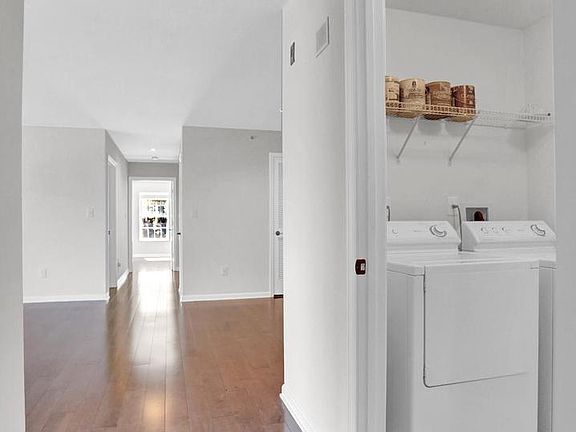 4th image of 661 Straffan Dr Unit 401