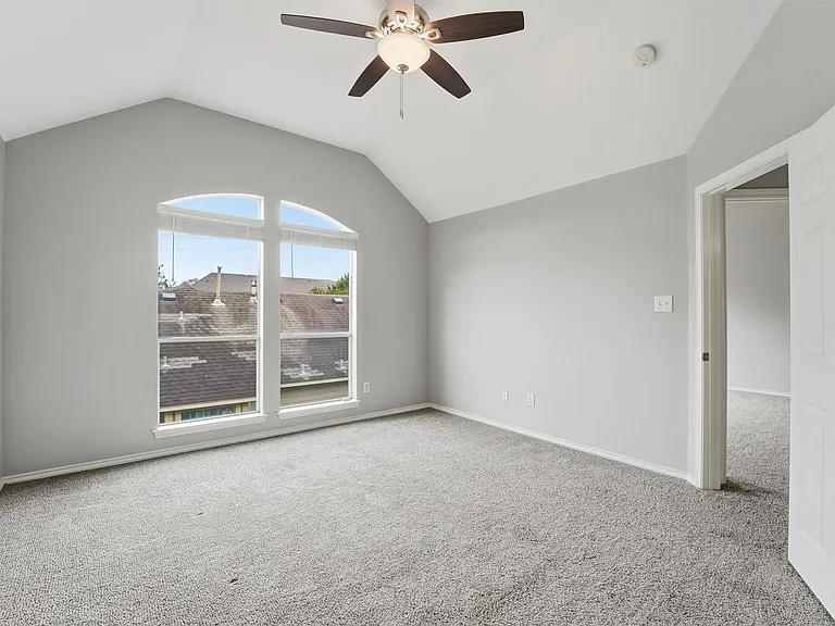 1507 Sutton St — Photo 25