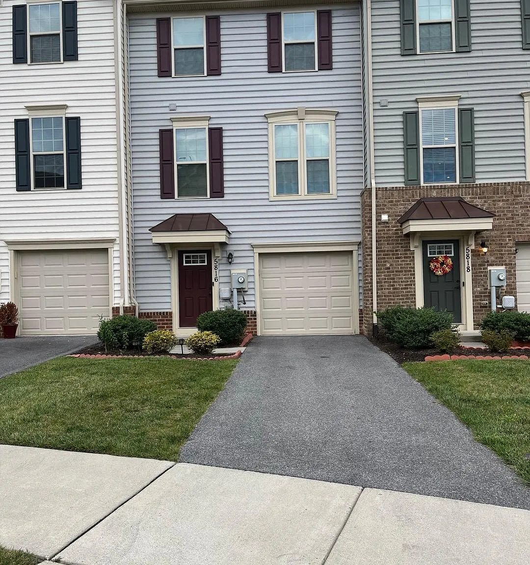 3 bed, 1960 sqft, $3,000 — Photo 1
