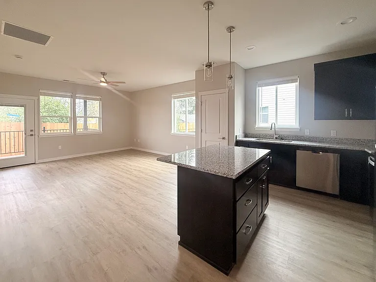 5534-5564 Skyline Rd S — Photo 148