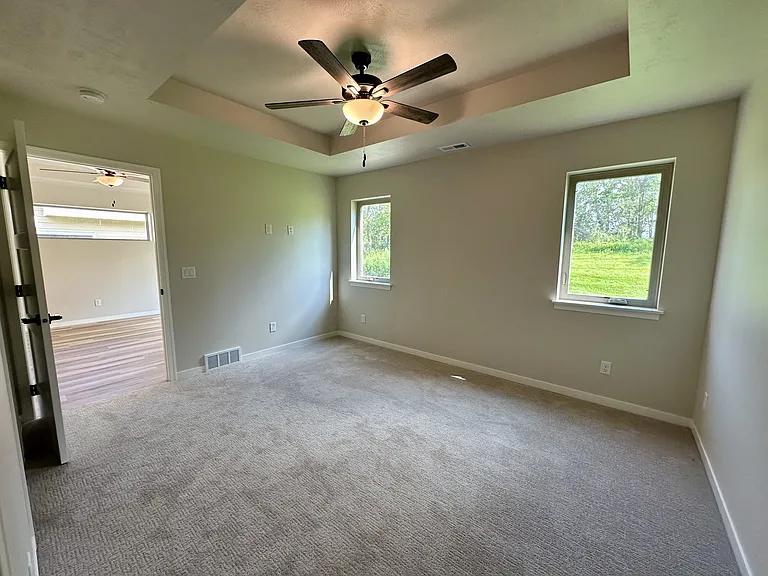 217 E Countryside Ave — Photo 9