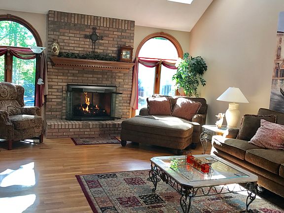 Family room with gas FP