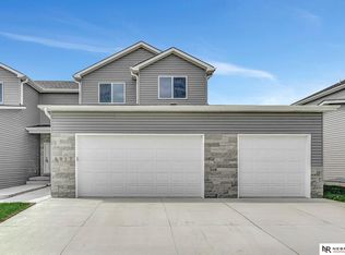 5917 S 94th St, Lincoln, NE 68526