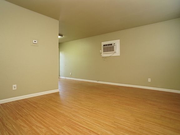 5th image of 418 Clinton Ave #A