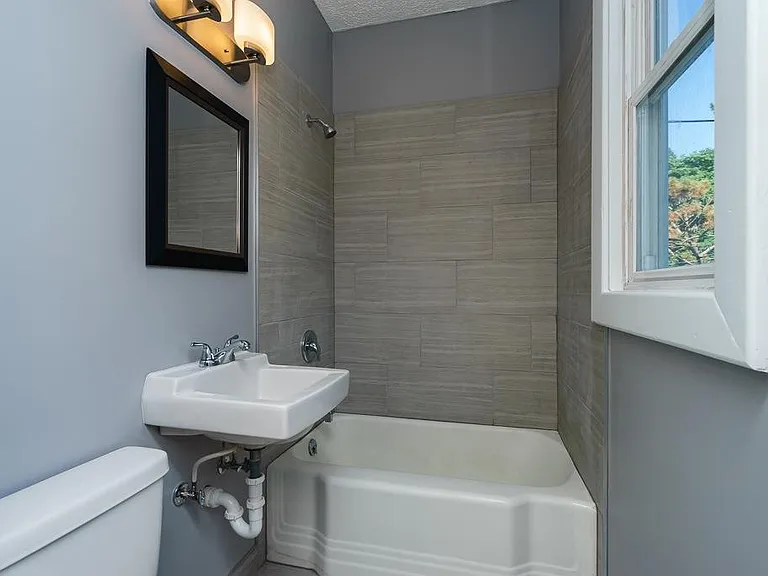 3302 Vinton St — Photo 15