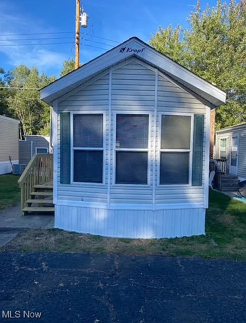 40 Hyland Dr photo 1