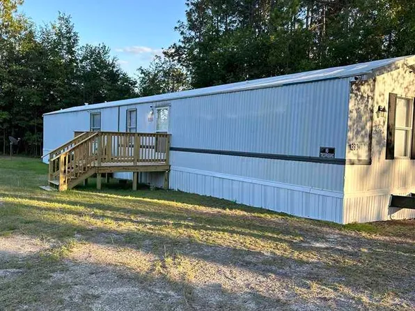 1233 E Old Camden Rd, Hartsville, SC 29550