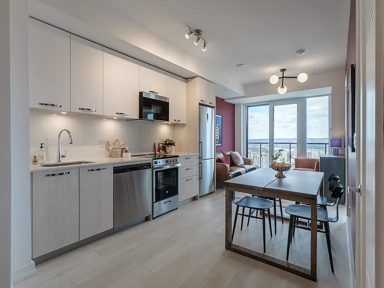 75 James St S #2701 — Photo 17