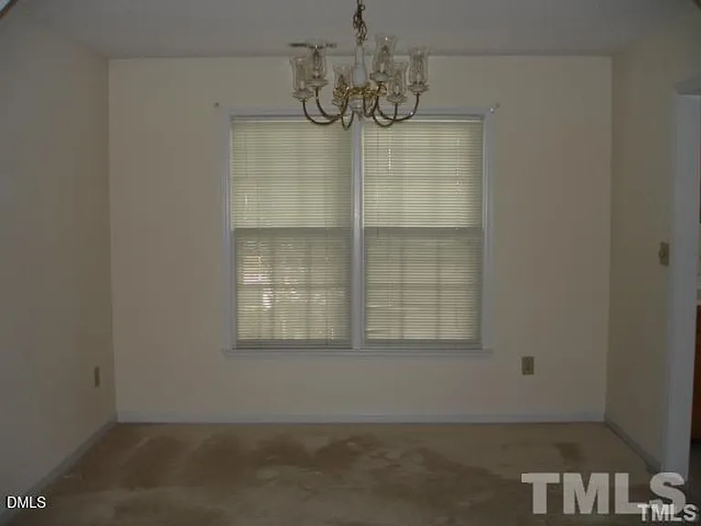 311 Wax Myrtle Ct — Photo 4