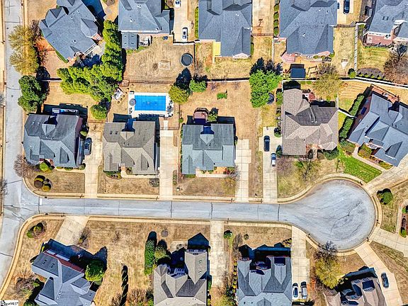 3rd image of 5 Middleberry Ct