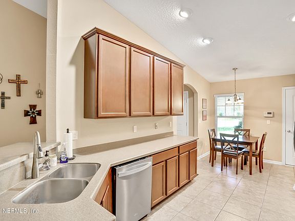 4th image of 276 N ABERDEENSHIRE Drive