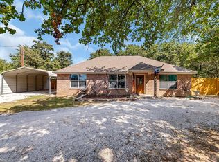 303 Laguna Vista Dr, Chico, TX 76431