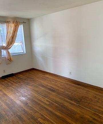 3rd image of 5460 Ivyhurst Dr APT C