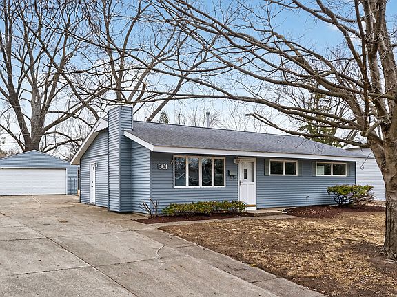 2nd image of 301 River Dr