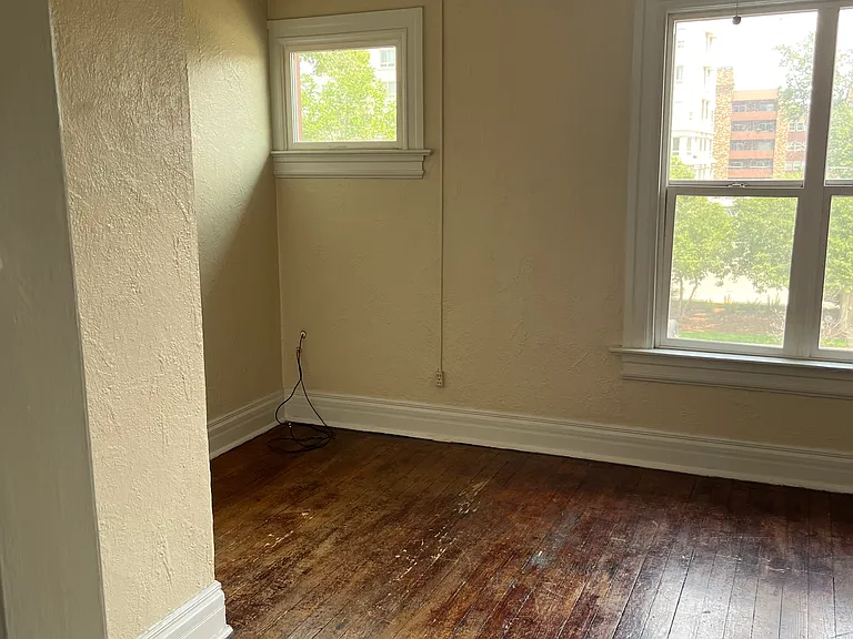 251 Logan St — Photo 7