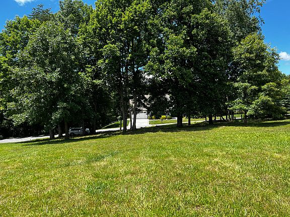 5th image of LOT 4 Pointe O Woods Dr