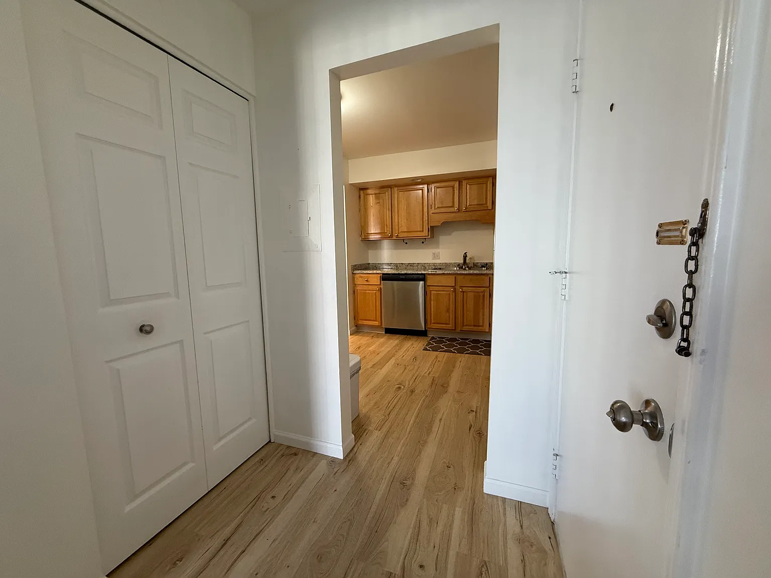 3622 Lakeshore Dr — Photo 4