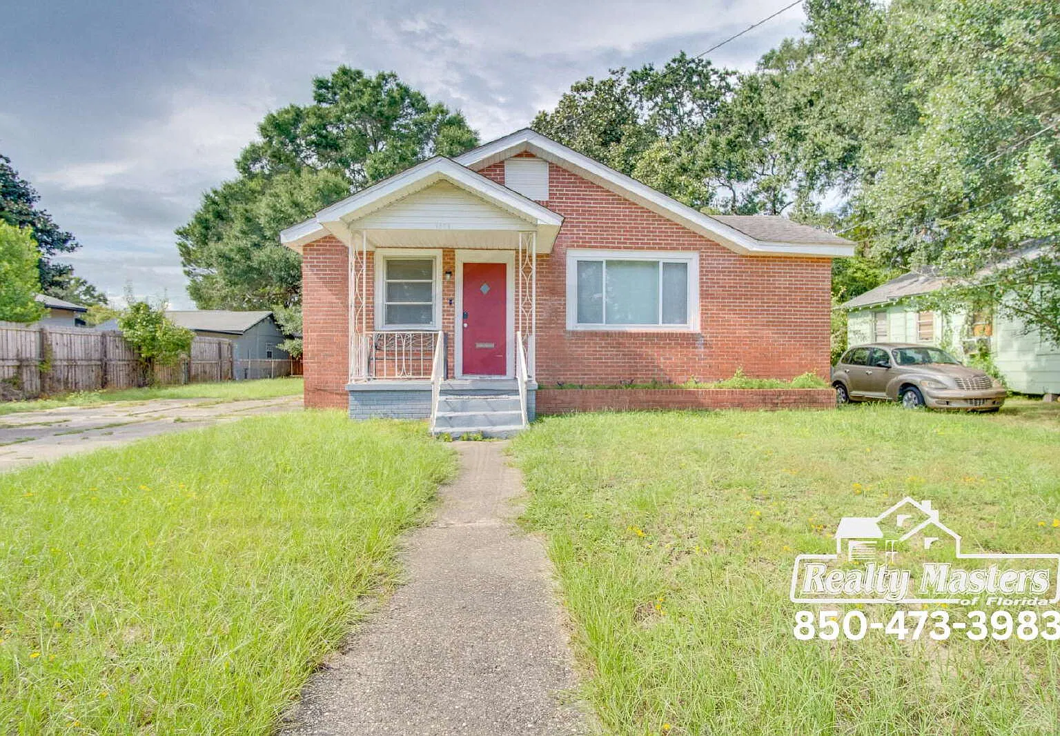 3 bed, 1.5 bath, 1477 sqft, $2,100 — Photo 2