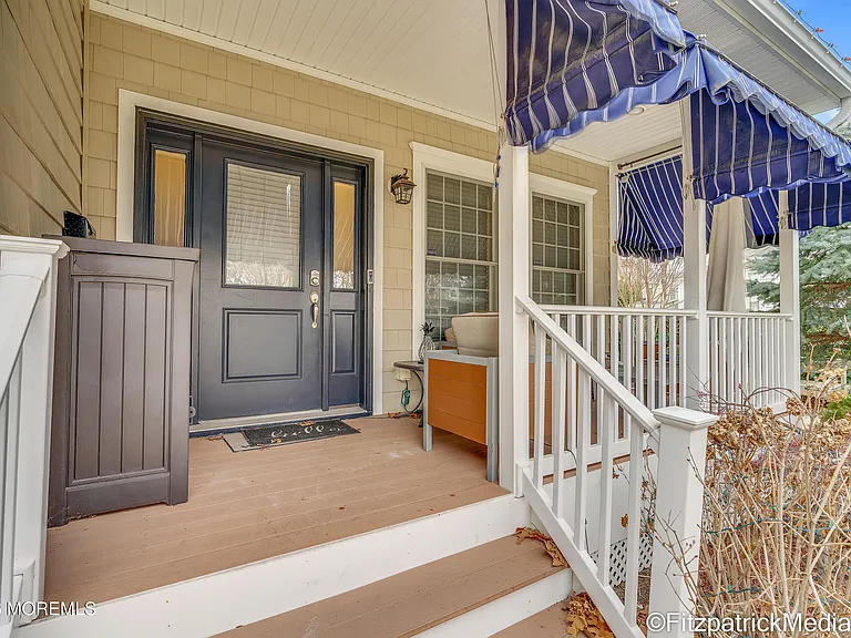 331 Richmond Ave — Photo 4