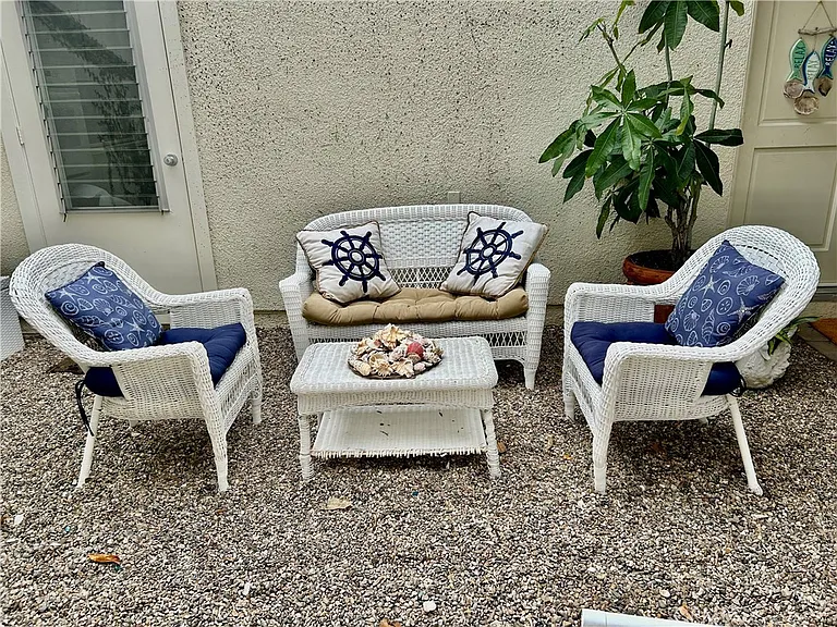 170 Avenida Majorca #D — Photo 3