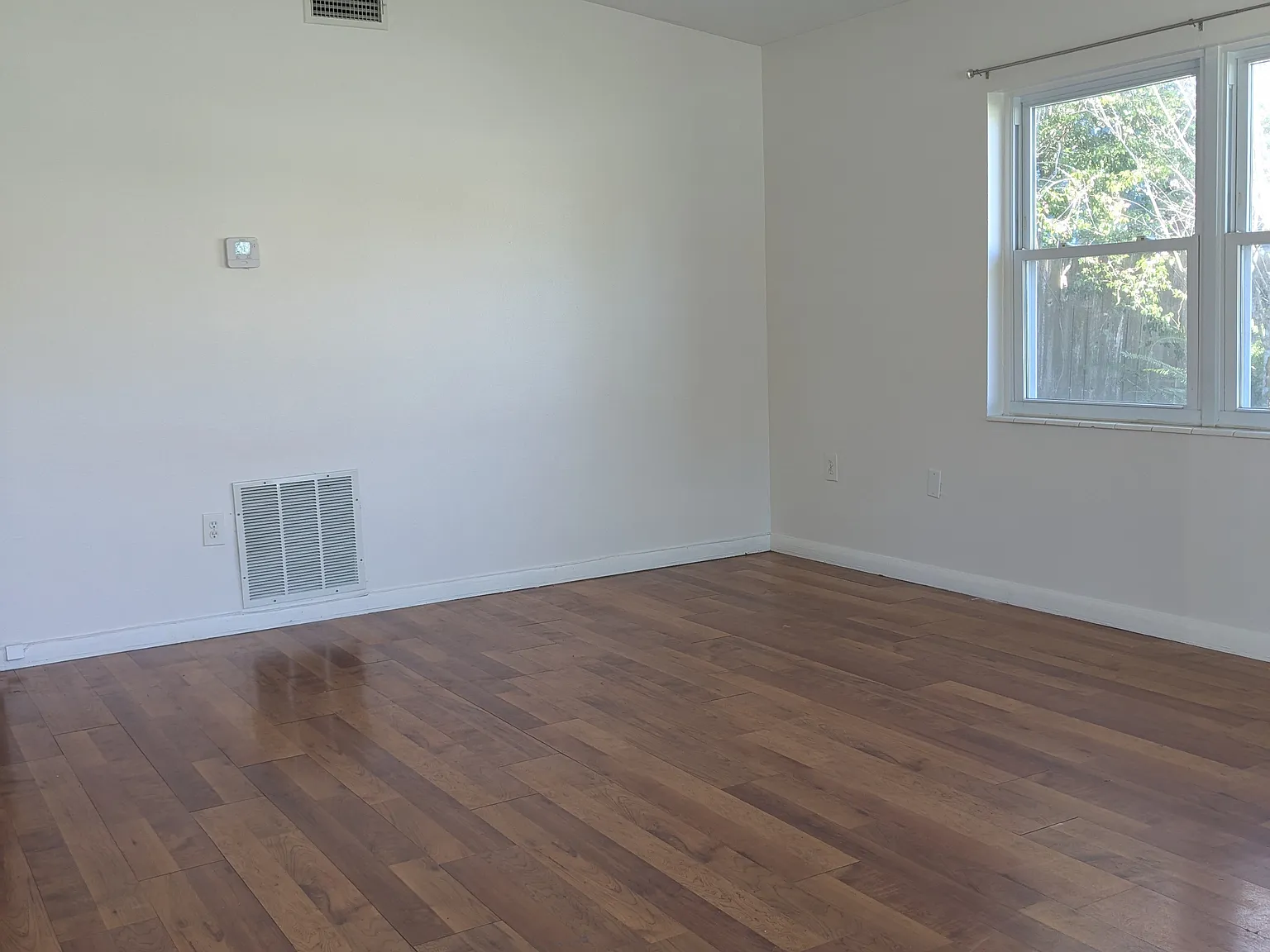 3 bed, 1468 sqft, $2,100 — Photo 4