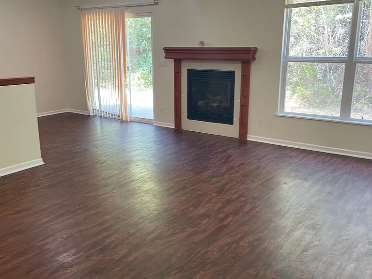 2504 Deerfield Blvd — Photo 2