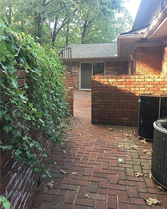 2nd image of 2106 S 46th St