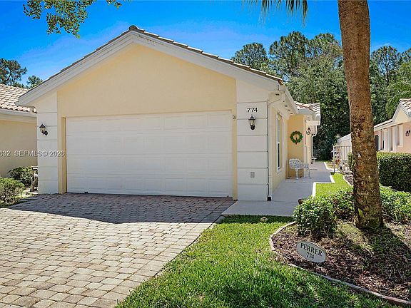 3rd image of 774 SW Balmoral Trce