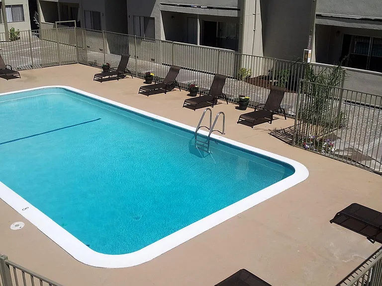 Blossom Hill Garden Apartments — Photo 10